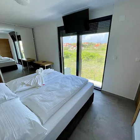 T & V Villa Privlaka