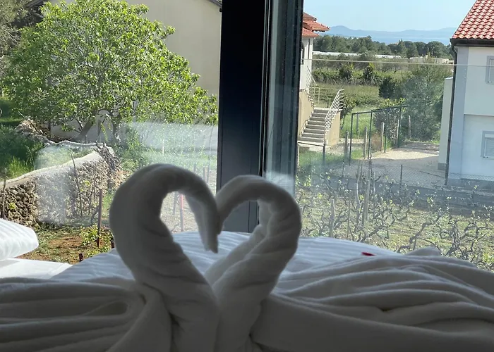 T & V Villa