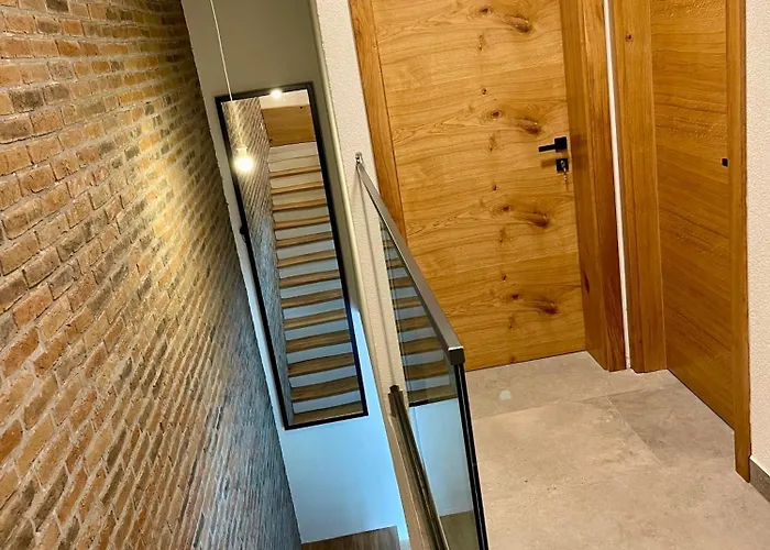 T & V Villa *