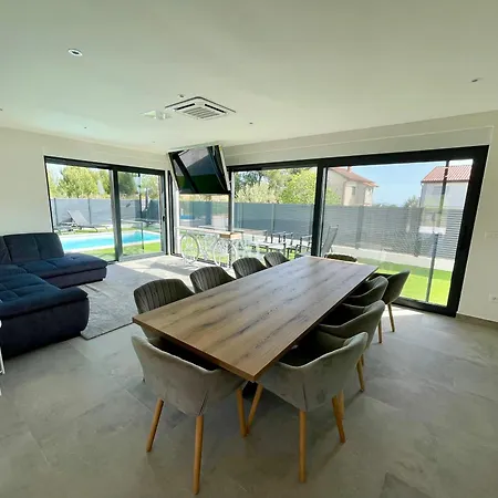 Villa T & V Privlaka (Zadar)