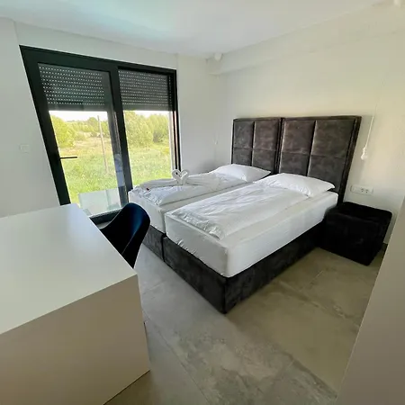 T & V Privlaka (Zadar)