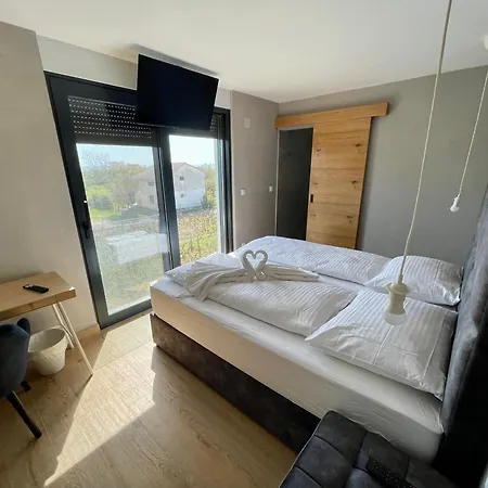 T & V Privlaka (Zadar)