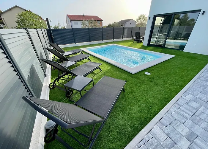 Villa T & V Privlaka (Zadar)