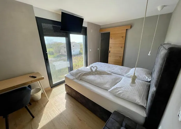 T & V Privlaka (Zadar)